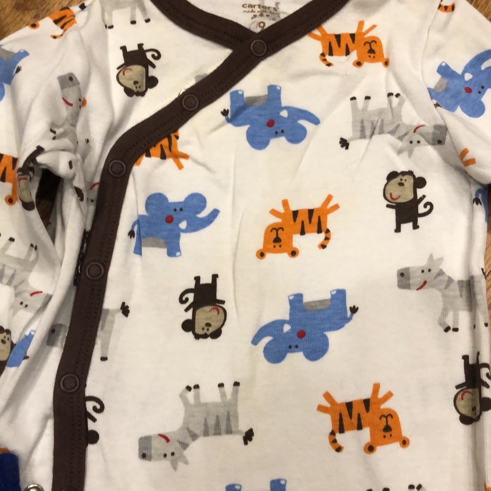 Carter’s PJ Set - Picture 3 of 5